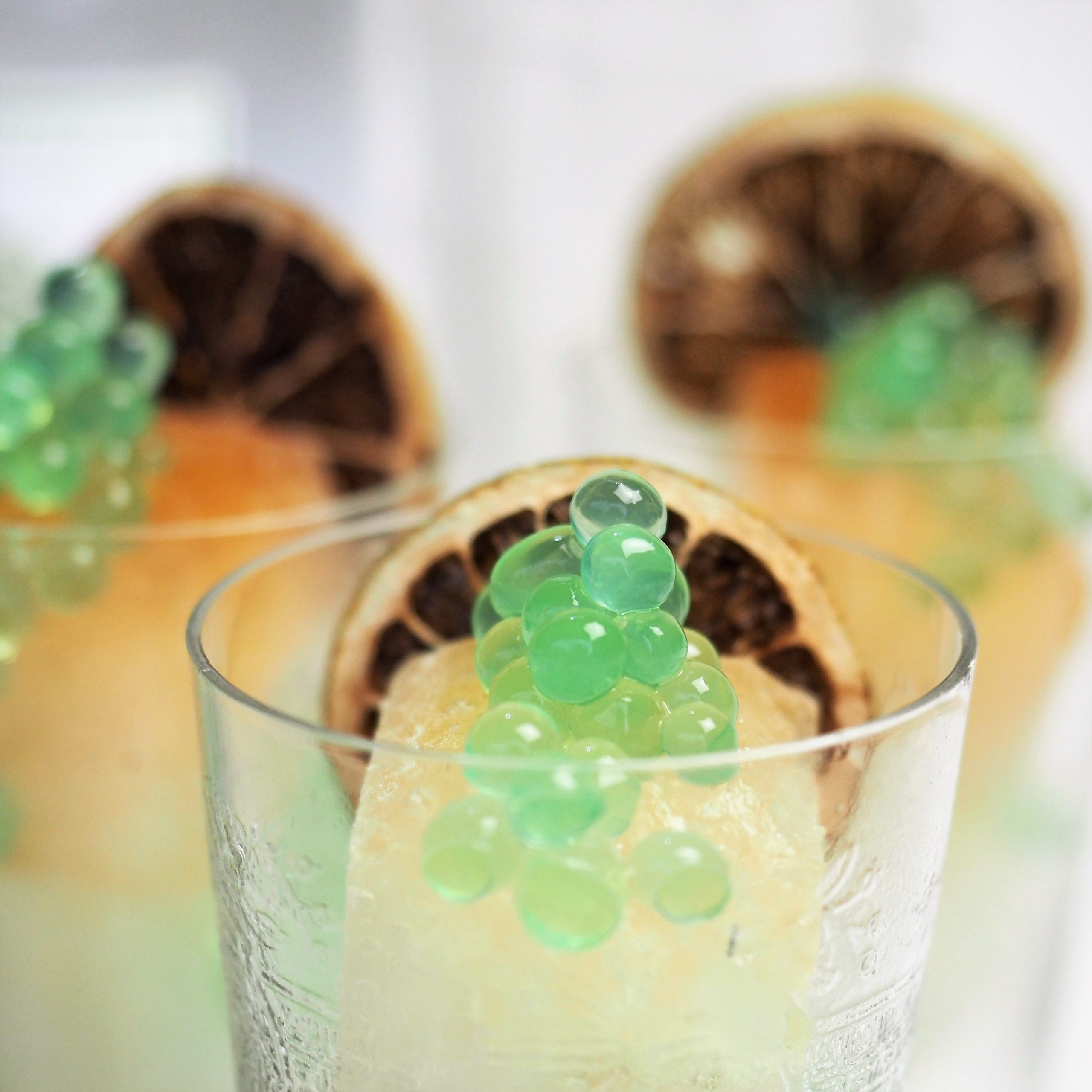 Gin & Dirty Tonic Ice with Native Finger Lime Flavour Pearls