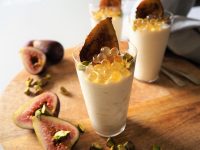 Caramelized Figs with Yoghurt, Pistachios and Honey Flavour Pearls