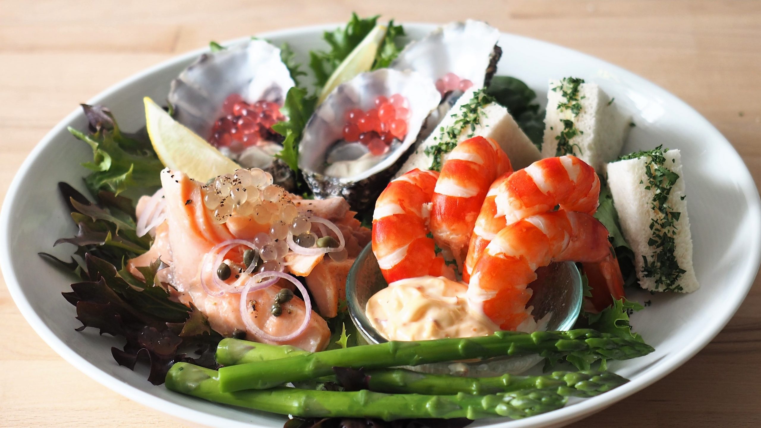 Cold Seafood Plate with Flavour Pearls
